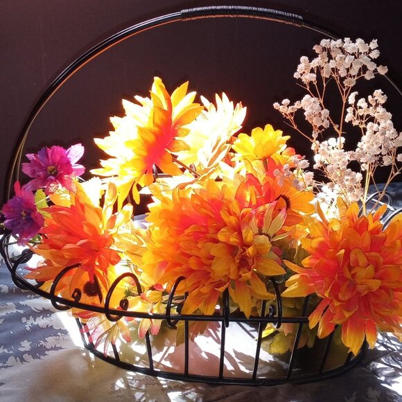 FREE Pinecones! - Twisted Black Wire Basket w/handle Farmhouse Decor Cottagcore - Picture 3 of 8